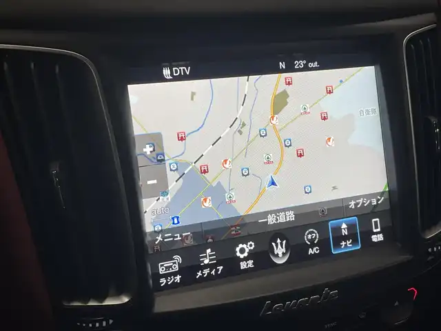 マセラティ レヴァンテ S 道央・札幌 2017(平29)年 3.9万km ビアンコ 4WD/純正ナビ/・ワンセグTV/BT/SD/USB/AM/FM/バックカメラ/全方位カメラ/サンルーフ/赤革シート/全席シートヒーター/前席パワーシート/運転席シートメモリ機能/社外前後ドライブレコーダー/社外レーダー/横滑り防止装置/オートクルーズコントロール/ビルトインETC/ブラインドスポットモニター/前後コーナーセンサー/プッシュスタート/スマートキー/オートライト/LEDヘッドライト/前後フォグライト/ウインカーミラー/カーテンエアバッグ/ルーフレール/トノカバー/NOVITEC製22インチAW/NOVITEC製フルエアロ/取扱説明書