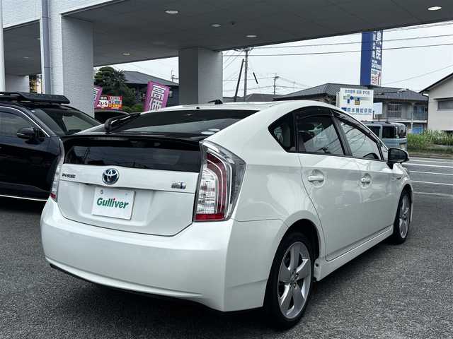 トヨタ プリウス S ツーリングセレクション 熊本県 2014(平26)年 15.5万km ホワイトパールクリスタルシャイン 社外ナビ（CN-R300D）/バックカメラ/オートライト/純正17インチAW/純正ドアバイザー/ウィンカーミラー/オートライト/ETC/ステアリングスイッチ/プッシュスタート/スマートキー/横滑り防止装置/盗難防止装置/ABS/取扱説明書