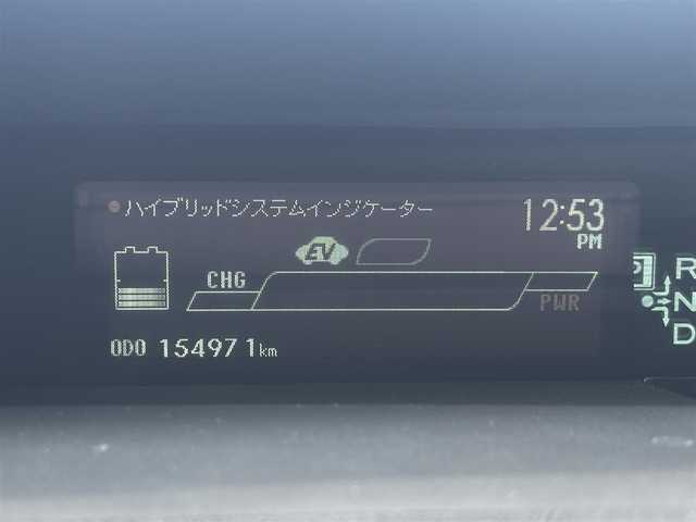 トヨタ プリウス S ツーリングセレクション 熊本県 2014(平26)年 15.5万km ホワイトパールクリスタルシャイン 社外ナビ（CN-R300D）/バックカメラ/オートライト/純正17インチAW/純正ドアバイザー/ウィンカーミラー/オートライト/ETC/ステアリングスイッチ/プッシュスタート/スマートキー/横滑り防止装置/盗難防止装置/ABS/取扱説明書