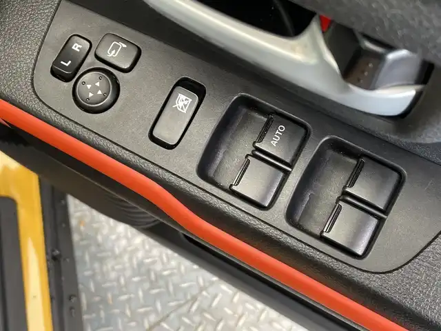 スズキ ハスラー HYBRID X ターボ 栃木県 2020(令2)年 3.4万km アクティブイエロー/ホワイト2トーンルーフ 4WD/ターボ/ルーフキャリア/バックラダー/オールテレーンタイヤ/ルーフトップライティング/DEAN製アルミホイール/純正ナビ/(フルセグTV・Bluetooth・CD・DVD・USB)/全方位カメラ/バックカメラ/スズキセーフティサポート/ ・衝突軽減ブレーキ/ ・レーンキープアシスト/ ・アダプティブクルーズコントロール/パドルシフト/ETC/LEDヘッドライト/オートライト/ダウンヒルアシストコントロール/純正フロアマット/後方コーナーセンサー