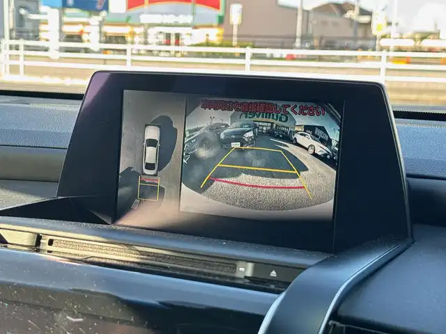 トヨタ クラウン ハイブリッド RS アドバンス 滋賀県 2018(平30)年 10.2万km ホワイトパールクリスタルシャイン T-Connect 8インチSDナビゲーションシステム/　フルセグ Bluetooth Blu-ray CD DVD SD/パノラミックビューモニター/レザーシート（黒）/インテリジェントパーキングアシスト2/Toyota Safety Sense /プリクラッシュセーフティ/レーントレーシングアシスト［LTA］/レーダークルーズコントロール（全車速追従機能付）/ロードサインアシスト［RSA］/アダプティブハイビームシステム［AHS］/先行車発進告知機能［TMN］/ブラインドスポットモニター［BSM］/インテリジェントクリアランスソナー/リヤクロストラフィックオートブレーキ/インテリジェントパーキングアシスト2/3眼LEDヘッドランプ/ヘッドアップディスプレイ/ビルトインETC/純正ドライブレコーダー/純正18インチアルミ/純正フロアマット/スアートキー/カードキー/プッシュスタート/