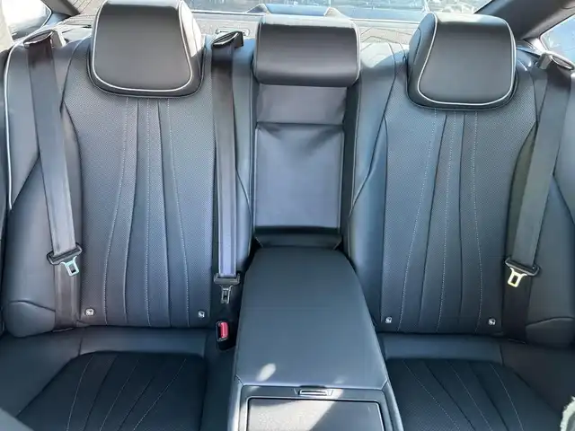 トヨタ クラウン ハイブリッド RS アドバンス 滋賀県 2018(平30)年 10.2万km ホワイトパールクリスタルシャイン T-Connect 8インチSDナビゲーションシステム/　フルセグ Bluetooth Blu-ray CD DVD SD/パノラミックビューモニター/レザーシート（黒）/インテリジェントパーキングアシスト2/Toyota Safety Sense /プリクラッシュセーフティ/レーントレーシングアシスト［LTA］/レーダークルーズコントロール（全車速追従機能付）/ロードサインアシスト［RSA］/アダプティブハイビームシステム［AHS］/先行車発進告知機能［TMN］/ブラインドスポットモニター［BSM］/インテリジェントクリアランスソナー/リヤクロストラフィックオートブレーキ/インテリジェントパーキングアシスト2/3眼LEDヘッドランプ/ヘッドアップディスプレイ/ビルトインETC/純正ドライブレコーダー/純正18インチアルミ/純正フロアマット/スアートキー/カードキー/プッシュスタート/