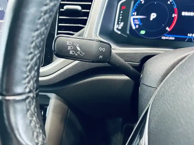 フォルクスワーゲン ＶＷ Ｔ－ロック TDI スタイル デザインPKG 大阪府 2020(令2)年 3.9万km アトランティックブルーM ACC/純正ナビ/TV/バックカメラ/applecarplay/純正17インチAW/電動リアゲート/ブラインドスポット/パドルシフト