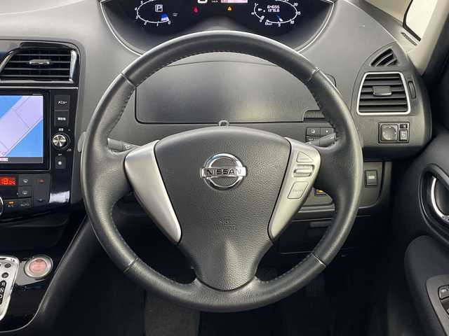 日産 セレナ ハイウェイS S HV Aセーフ 鹿児島県 2014(平26)年 6.5万km ダイヤモンドブラック 純正SDナビ/（AM/FM/CD/DVD/Bluetooth）/フルセグテレビ/アラウンドビューモニター/クルーズコントロール/片側パワースライドドア /ドライブレコーダー/ETC/純正フロアマット/LEDヘッドライト/純正AW16インチ/LEDヘッドライト/スマートキー
