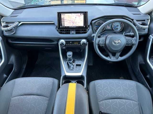 トヨタ ＲＡＶ４ ハイブリットX 栃木県 2019(令1)年 14.3万km アティチュードブラックマイカ トヨタセーフティセンス/・プリクラッシュセーフティ/・レーントレーシングアシスト/・ロードサインアシスト/・オートマチックハイビーム/・レーダークルーズコントロール/・クリアランスソナー/・パーキングサポートブレーキ/ALPINE9インチナビ/・フルセグTV/・CD/DVD/BT/・SD/FM.AM/バックカメラ/ビルトインETC/前後ドライブレコーダー/ステアリングスイッチ/スマートキー/スペアキー/プッシュスタート/電動パーキングブレーキ/オートホールド/LEDヘッドライト/フォグランプ/オートライト/ルーフレール/純正17インチAW/純正ドアバイザー/横滑り防止システム/電動格納ウィンカーミラー