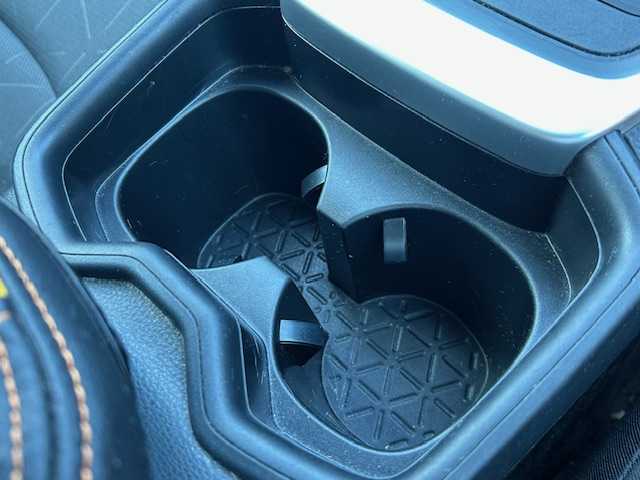 トヨタ ＲＡＶ４ ハイブリットX 栃木県 2019(令1)年 14.3万km アティチュードブラックマイカ トヨタセーフティセンス/・プリクラッシュセーフティ/・レーントレーシングアシスト/・ロードサインアシスト/・オートマチックハイビーム/・レーダークルーズコントロール/・クリアランスソナー/・パーキングサポートブレーキ/ALPINE9インチナビ/・フルセグTV/・CD/DVD/BT/・SD/FM.AM/バックカメラ/ビルトインETC/前後ドライブレコーダー/ステアリングスイッチ/スマートキー/スペアキー/プッシュスタート/電動パーキングブレーキ/オートホールド/LEDヘッドライト/フォグランプ/オートライト/ルーフレール/純正17インチAW/純正ドアバイザー/横滑り防止システム/電動格納ウィンカーミラー