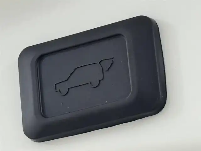 トヨタ ＲＡＶ４ G Zパッケージ 福岡県 2023(令5)年 0.7万km プラチナホワイトパールマイカ 純正１０．５型ＤＡナビ／フルセグＴＶ　/全方位カメラ　/デジタルルームミラー　/ビルトインETC２．０　/トヨタセーフティセンス　/レーダークルーズコントロール　/コーナーセンサー　/衝突軽減ブレーキ　/レーンキープ　/ブラインドスポットモニター　/アクセル踏み間違い防止　/ヒルディセントコントロール　/ステアリングヒーター　/シートベンチレーション／ヒーター　/パワーシート　/パワーバックドア