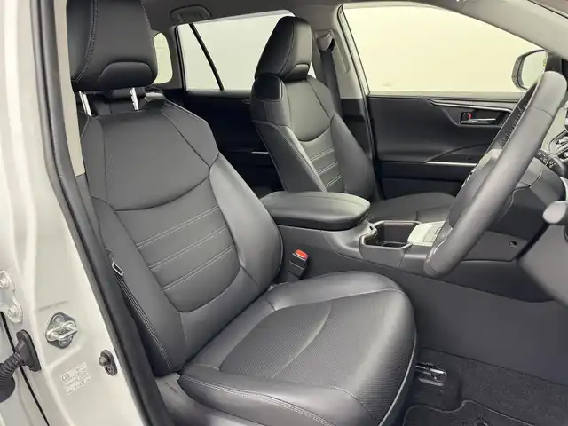 トヨタ ＲＡＶ４ G Zパッケージ 福岡県 2023(令5)年 0.7万km プラチナホワイトパールマイカ 純正１０．５型ＤＡナビ／フルセグＴＶ　/全方位カメラ　/デジタルルームミラー　/ビルトインETC２．０　/トヨタセーフティセンス　/レーダークルーズコントロール　/コーナーセンサー　/衝突軽減ブレーキ　/レーンキープ　/ブラインドスポットモニター　/アクセル踏み間違い防止　/ヒルディセントコントロール　/ステアリングヒーター　/シートベンチレーション／ヒーター　/パワーシート　/パワーバックドア