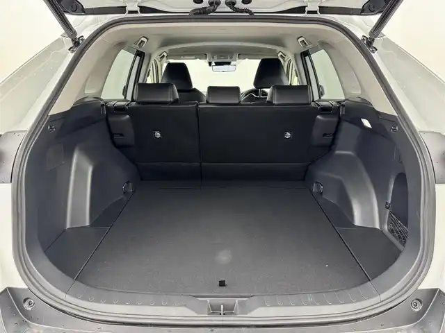 トヨタ ＲＡＶ４ G Zパッケージ 福岡県 2023(令5)年 0.7万km プラチナホワイトパールマイカ 純正１０．５型ＤＡナビ／フルセグＴＶ　/全方位カメラ　/デジタルルームミラー　/ビルトインETC２．０　/トヨタセーフティセンス　/レーダークルーズコントロール　/コーナーセンサー　/衝突軽減ブレーキ　/レーンキープ　/ブラインドスポットモニター　/アクセル踏み間違い防止　/ヒルディセントコントロール　/ステアリングヒーター　/シートベンチレーション／ヒーター　/パワーシート　/パワーバックドア