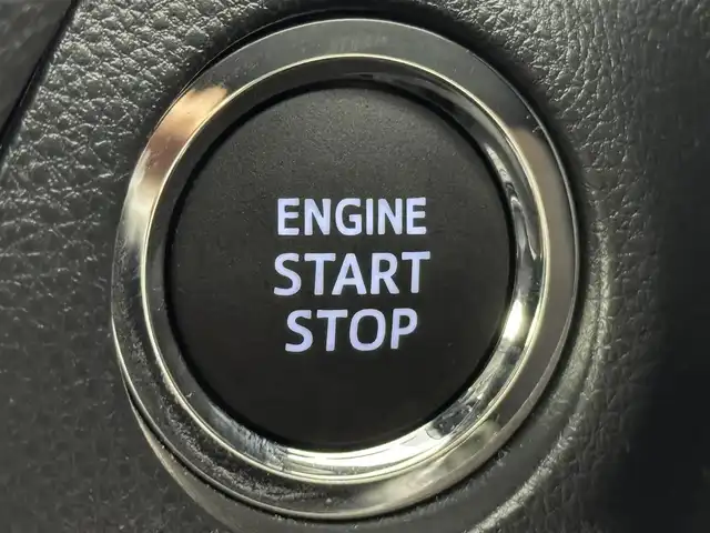 トヨタ ＲＡＶ４ G Zパッケージ 福岡県 2023(令5)年 0.7万km プラチナホワイトパールマイカ 純正１０．５型ＤＡナビ／フルセグＴＶ　/全方位カメラ　/デジタルルームミラー　/ビルトインETC２．０　/トヨタセーフティセンス　/レーダークルーズコントロール　/コーナーセンサー　/衝突軽減ブレーキ　/レーンキープ　/ブラインドスポットモニター　/アクセル踏み間違い防止　/ヒルディセントコントロール　/ステアリングヒーター　/シートベンチレーション／ヒーター　/パワーシート　/パワーバックドア