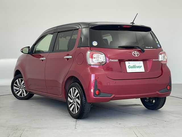 トヨタ パッソ モーダ　Gパッケージ 愛知県 2019(令1)年 6万km ブラックマイカ/マゼンダベリーメタリック 純正ディーラーオプションナビ/(AM/FM/CD/SD/BT/フルセグ)/ドライブレコーダー/ＥＴＣ/シートヒーター/トヨタセーフティセンス/(PCS/AHB/クリアランスソナー)/アイドリングストップ/横滑り防止装置/電動格納ミラー/ISOFIX/オートライト/フォグランプ/ステアリングスイッチ/プッシュスタート/スマートキー/スペアキー/純正ドアバイザー/純正フロアマット/純正１４インチアルミホイール/取扱説明書/保証書