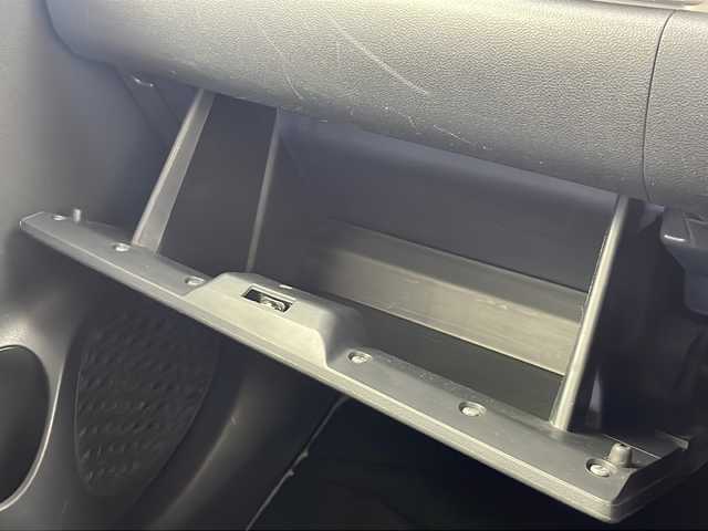 トヨタ パッソ モーダ　Gパッケージ 愛知県 2019(令1)年 6万km ブラックマイカ/マゼンダベリーメタリック 純正ディーラーオプションナビ/(AM/FM/CD/SD/BT/フルセグ)/ドライブレコーダー/ＥＴＣ/シートヒーター/トヨタセーフティセンス/(PCS/AHB/クリアランスソナー)/アイドリングストップ/横滑り防止装置/電動格納ミラー/ISOFIX/オートライト/フォグランプ/ステアリングスイッチ/プッシュスタート/スマートキー/スペアキー/純正ドアバイザー/純正フロアマット/純正１４インチアルミホイール/取扱説明書/保証書