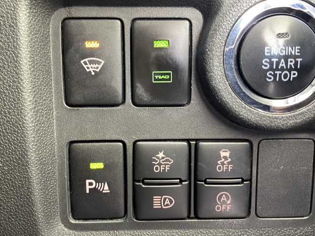 トヨタ パッソ モーダ　Gパッケージ 愛知県 2019(令1)年 6万km ブラックマイカ/マゼンダベリーメタリック 純正ディーラーオプションナビ/(AM/FM/CD/SD/BT/フルセグ)/ドライブレコーダー/ＥＴＣ/シートヒーター/トヨタセーフティセンス/(PCS/AHB/クリアランスソナー)/アイドリングストップ/横滑り防止装置/電動格納ミラー/ISOFIX/オートライト/フォグランプ/ステアリングスイッチ/プッシュスタート/スマートキー/スペアキー/純正ドアバイザー/純正フロアマット/純正１４インチアルミホイール/取扱説明書/保証書