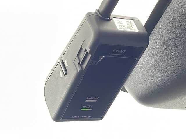 トヨタ パッソ モーダ　Gパッケージ 愛知県 2019(令1)年 6万km ブラックマイカ/マゼンダベリーメタリック 純正ディーラーオプションナビ/(AM/FM/CD/SD/BT/フルセグ)/ドライブレコーダー/ＥＴＣ/シートヒーター/トヨタセーフティセンス/(PCS/AHB/クリアランスソナー)/アイドリングストップ/横滑り防止装置/電動格納ミラー/ISOFIX/オートライト/フォグランプ/ステアリングスイッチ/プッシュスタート/スマートキー/スペアキー/純正ドアバイザー/純正フロアマット/純正１４インチアルミホイール/取扱説明書/保証書