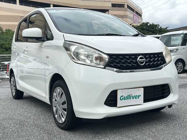 日産 デイズ J 沖縄県 2015(平27)年 4万km ホワイト 純正ナビ/（AM/FM/CD/DVD/BT) /ワンセグTV /バックカメラ /リモコンキー /純正フロアマット /ダブルエアバッグ /パワーウィンドウ /パワーステアリング