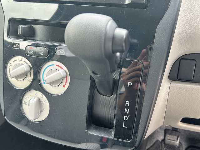 日産 デイズ J 沖縄県 2015(平27)年 4万km ホワイト 純正ナビ/（AM/FM/CD/DVD/BT) /ワンセグTV /バックカメラ /リモコンキー /純正フロアマット /ダブルエアバッグ /パワーウィンドウ /パワーステアリング