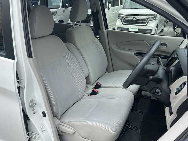 日産 デイズ J 沖縄県 2015(平27)年 4万km ホワイト 純正ナビ/（AM/FM/CD/DVD/BT) /ワンセグTV /バックカメラ /リモコンキー /純正フロアマット /ダブルエアバッグ /パワーウィンドウ /パワーステアリング