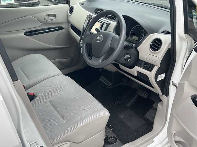 日産 デイズ J 沖縄県 2015(平27)年 4万km ホワイト 純正ナビ/（AM/FM/CD/DVD/BT) /ワンセグTV /バックカメラ /リモコンキー /純正フロアマット /ダブルエアバッグ /パワーウィンドウ /パワーステアリング