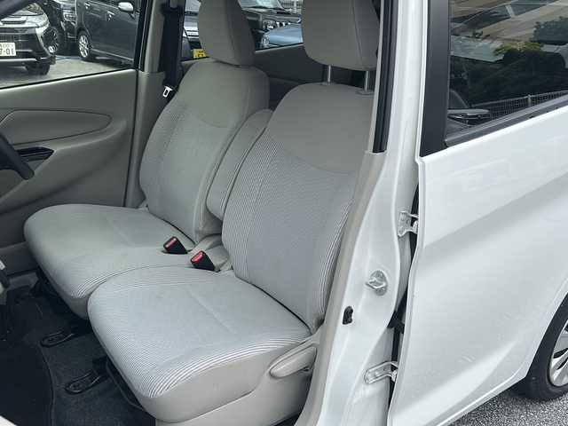 日産 デイズ J 沖縄県 2015(平27)年 4万km ホワイト 純正ナビ/（AM/FM/CD/DVD/BT) /ワンセグTV /バックカメラ /リモコンキー /純正フロアマット /ダブルエアバッグ /パワーウィンドウ /パワーステアリング