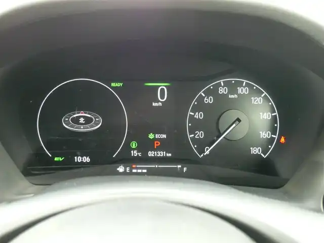 ホンダ ヴェゼル ハイブリッド e:HEV Z 静岡県 2024(令6)年 2.2万km プラチナホワイトパール ワンオーナー/禁煙車/Gathersオーディオプレイ/バックカメラ/AppleCarPlay/AndroIdAuto/ホンダセンシング/・衝突被害軽減ブレーキ/・歩行者事故低減ステアリング/・路外逸脱抑制機能/・先行車発進お知らせ/・標識認識機能/・誤発進抑制機能/・後方誤発進抑制機能/・アダプティブクルーズコントロール/・オートハイビーム/・ブラインドスポットモニター/ダウンヒルアシスト/オートライト/LEDヘッドライト/電動パーキング/AUTO HOLD/ステアリングスイッチ/ステアリングヒーター/フロアマット/ドアバイザー/スマートキー/スペアキー/ETC/新車保証書/取扱瀬説明書