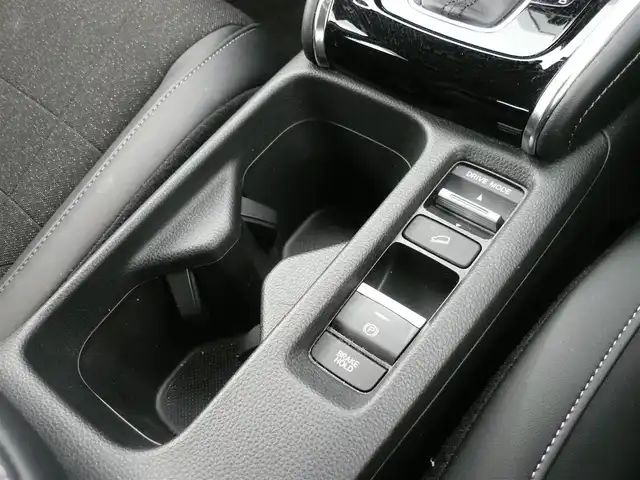 ホンダ ヴェゼル ハイブリッド e:HEV Z 静岡県 2024(令6)年 2.2万km プラチナホワイトパール ワンオーナー/禁煙車/Gathersオーディオプレイ/バックカメラ/AppleCarPlay/AndroIdAuto/ホンダセンシング/・衝突被害軽減ブレーキ/・歩行者事故低減ステアリング/・路外逸脱抑制機能/・先行車発進お知らせ/・標識認識機能/・誤発進抑制機能/・後方誤発進抑制機能/・アダプティブクルーズコントロール/・オートハイビーム/・ブラインドスポットモニター/ダウンヒルアシスト/オートライト/LEDヘッドライト/電動パーキング/AUTO HOLD/ステアリングスイッチ/ステアリングヒーター/フロアマット/ドアバイザー/スマートキー/スペアキー/ETC/新車保証書/取扱瀬説明書