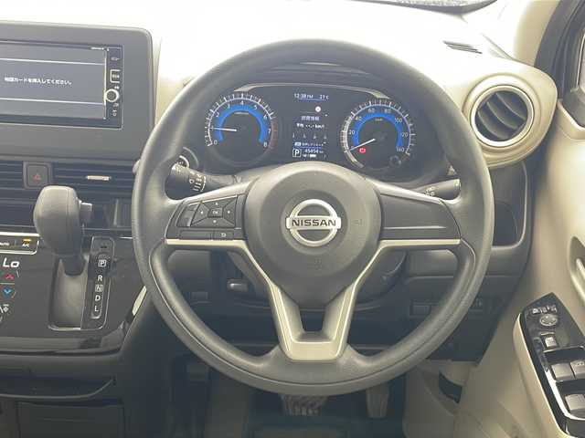 日産 デイズ X 沖縄県 2020(令2)年 4.6万km アッシュブラウンM 純正ナビ(MM316-D-W)　/(フルセグテレビ　ＣＤ　ＤＶＤ　Ｂｌｕｅｔｏｏｔｈ接続)　/ＵＳＢ端子　/ステアリングスイッチ　/スマートキー　/プッシュスタート　/電格ミラー　/オートライト/アイドリングストップ/純正フロアマット　/純正14インチアルミホイール