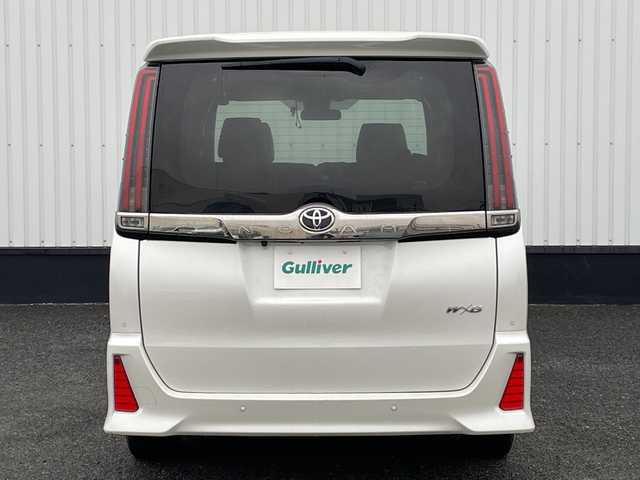 トヨタ ノア Si ダブルバイビーⅡ 千葉県 2020(令2)年 4.4万km ホワイトパールクリスタルシャイン 純正10インチナビ/(フルセグTV/BT/CD/DVD/FM/AM)/衝突被害軽減システム/車線逸脱警報/バックカメラ/クルーズコントロール/ハーフレザーシート/両側パワースライドドア/横滑り防止装置/ビルトインETC2.0/アイドリングストップ/LEDヘッドライト/フォグランプ/オートライト/ウィンカーミラー/電動格納ミラー/純正16インチAW/シートリフター/プッシュスタート/スマートキー/フロアマット/スペアキー/取扱説明書/保証書