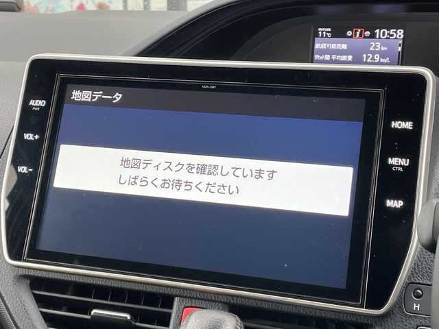 トヨタ ノア Si ダブルバイビーⅡ 千葉県 2020(令2)年 4.4万km ホワイトパールクリスタルシャイン 純正10インチナビ/(フルセグTV/BT/CD/DVD/FM/AM)/衝突被害軽減システム/車線逸脱警報/バックカメラ/クルーズコントロール/ハーフレザーシート/両側パワースライドドア/横滑り防止装置/ビルトインETC2.0/アイドリングストップ/LEDヘッドライト/フォグランプ/オートライト/ウィンカーミラー/電動格納ミラー/純正16インチAW/シートリフター/プッシュスタート/スマートキー/フロアマット/スペアキー/取扱説明書/保証書