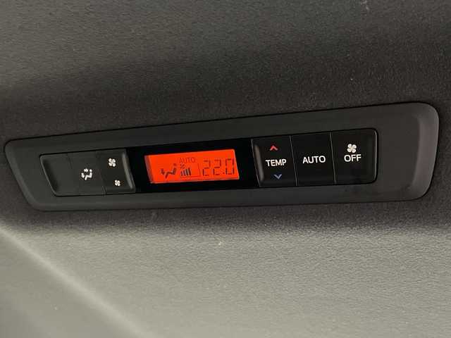 トヨタ ノア Si ダブルバイビーⅡ 千葉県 2020(令2)年 4.4万km ホワイトパールクリスタルシャイン 純正10インチナビ/(フルセグTV/BT/CD/DVD/FM/AM)/衝突被害軽減システム/車線逸脱警報/バックカメラ/クルーズコントロール/ハーフレザーシート/両側パワースライドドア/横滑り防止装置/ビルトインETC2.0/アイドリングストップ/LEDヘッドライト/フォグランプ/オートライト/ウィンカーミラー/電動格納ミラー/純正16インチAW/シートリフター/プッシュスタート/スマートキー/フロアマット/スペアキー/取扱説明書/保証書