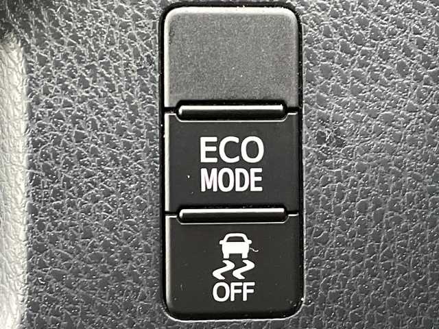 トヨタ ノア Si ダブルバイビーⅡ 千葉県 2020(令2)年 4.4万km ホワイトパールクリスタルシャイン 純正10インチナビ/(フルセグTV/BT/CD/DVD/FM/AM)/衝突被害軽減システム/車線逸脱警報/バックカメラ/クルーズコントロール/ハーフレザーシート/両側パワースライドドア/横滑り防止装置/ビルトインETC2.0/アイドリングストップ/LEDヘッドライト/フォグランプ/オートライト/ウィンカーミラー/電動格納ミラー/純正16インチAW/シートリフター/プッシュスタート/スマートキー/フロアマット/スペアキー/取扱説明書/保証書