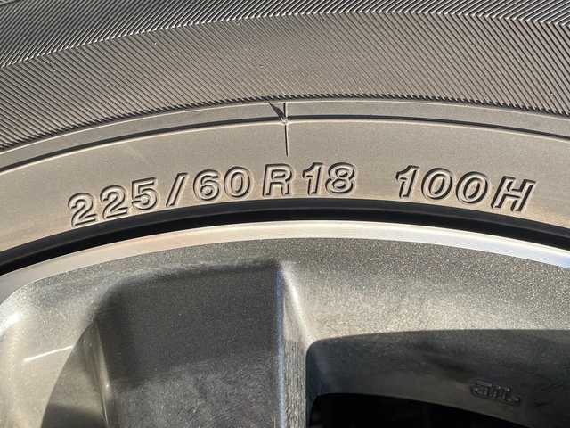 レクサス ＮＸ 300h バージョンL 青森県 2019(令1)年 5.5万km グラファイトブラックガラスフレーク ワンオーナー/セーフティシステムプラス/10.3インチワイドディスプレイナビ・フルセグTV/CD・DVD・Bluetooth・SD・USB/バック・サイドカメラ/黒本革シート/前席エアシート・パワーシート/前後席シートヒーター/後席電動格納シート/ステアリングヒーター/パワーバックドア/プリクラッシュセーフティ/レーダークルーズコントロール/レーントレーシングアシスト/アダプティブハイビーム/OPブラインドスポットモニター/純正ドライブレコーダー/ビルトインETC2.0/AC100V100W/パドルシフト/角型三眼LEDヘッドライト/LEDフォグランプ/OP純正18インチアルミ/スペアキー・カードキー/R2.R3.R4.R5.R6年ディーラー記録簿有/保証書・取説書