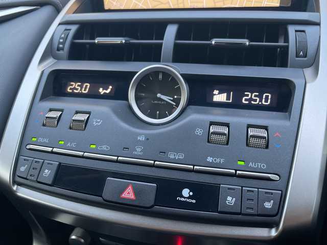 レクサス ＮＸ 300h バージョンL 青森県 2019(令1)年 5.5万km グラファイトブラックガラスフレーク ワンオーナー/セーフティシステムプラス/10.3インチワイドディスプレイナビ・フルセグTV/CD・DVD・Bluetooth・SD・USB/バック・サイドカメラ/黒本革シート/前席エアシート・パワーシート/前後席シートヒーター/後席電動格納シート/ステアリングヒーター/パワーバックドア/プリクラッシュセーフティ/レーダークルーズコントロール/レーントレーシングアシスト/アダプティブハイビーム/OPブラインドスポットモニター/純正ドライブレコーダー/ビルトインETC2.0/AC100V100W/パドルシフト/角型三眼LEDヘッドライト/LEDフォグランプ/OP純正18インチアルミ/スペアキー・カードキー/R2.R3.R4.R5.R6年ディーラー記録簿有/保証書・取説書