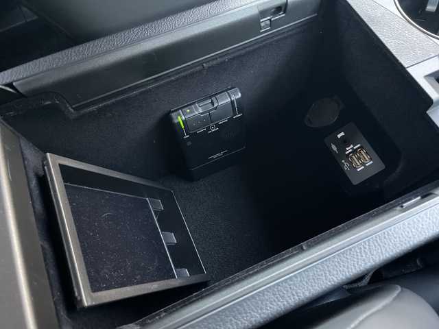 レクサス ＮＸ 300h バージョンL 青森県 2019(令1)年 5.5万km グラファイトブラックガラスフレーク ワンオーナー/セーフティシステムプラス/10.3インチワイドディスプレイナビ・フルセグTV/CD・DVD・Bluetooth・SD・USB/バック・サイドカメラ/黒本革シート/前席エアシート・パワーシート/前後席シートヒーター/後席電動格納シート/ステアリングヒーター/パワーバックドア/プリクラッシュセーフティ/レーダークルーズコントロール/レーントレーシングアシスト/アダプティブハイビーム/OPブラインドスポットモニター/純正ドライブレコーダー/ビルトインETC2.0/AC100V100W/パドルシフト/角型三眼LEDヘッドライト/LEDフォグランプ/OP純正18インチアルミ/スペアキー・カードキー/R2.R3.R4.R5.R6年ディーラー記録簿有/保証書・取説書