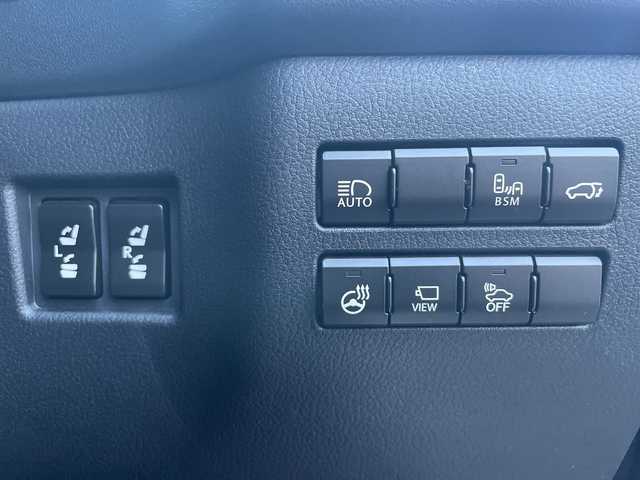 レクサス ＮＸ 300h バージョンL 青森県 2019(令1)年 5.5万km グラファイトブラックガラスフレーク ワンオーナー/セーフティシステムプラス/10.3インチワイドディスプレイナビ・フルセグTV/CD・DVD・Bluetooth・SD・USB/バック・サイドカメラ/黒本革シート/前席エアシート・パワーシート/前後席シートヒーター/後席電動格納シート/ステアリングヒーター/パワーバックドア/プリクラッシュセーフティ/レーダークルーズコントロール/レーントレーシングアシスト/アダプティブハイビーム/OPブラインドスポットモニター/純正ドライブレコーダー/ビルトインETC2.0/AC100V100W/パドルシフト/角型三眼LEDヘッドライト/LEDフォグランプ/OP純正18インチアルミ/スペアキー・カードキー/R2.R3.R4.R5.R6年ディーラー記録簿有/保証書・取説書