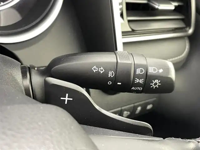 トヨタ カムリ WSレザーパッケージ 熊本県 2020(令2)年 5.9万km プラチナホワイトパールマイカ パノラマムーンルーフ（OP）/JBLプレミアムサウンド（OP）/純正CD・DVDデッキ（OP）/トヨタセーフティセンス/・プリクラッシュセーフティ/・レーンディパーチャーアラート/・アダプティブハイビームシステム/・レーダークルーズコントロール/・パーキングサポートブレーキ/・リヤクロストラフィックアラート/純正ビルトインETC/カラーヘッドアップディスプレイ/ブラインドスポットモニター/インテリジェントクリアランスソナー/純正8型ナビ/バックカメラ/黒本革シート/前席パワーシート＆シートヒーター/本革巻きステアリング/MTモード付AT/純正18インチAW/純正フロアマット/スマートキー１本