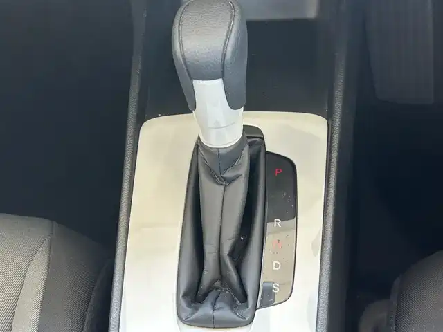 ホンダ フィット ベーシック 茨城県 2023(令5)年 2.2万km クリスタルブラックパール ワンオーナー/純正SDナビ/　（CD/DVD/BT/フルセグ）/バックカメラ/ETC/ドライブレコーダー/レーダークルーズコントロール/ハロゲンヘッドライト/スマートキー/アイドリングストップ/ドアバイザー/純正フロアマット/保証書/取扱説明書/スペアキー
