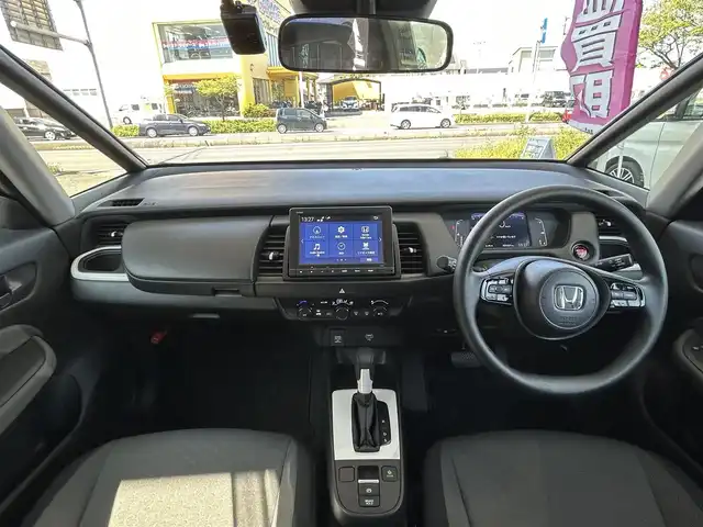 ホンダ フィット ベーシック 茨城県 2023(令5)年 2.2万km クリスタルブラックパール ワンオーナー/純正SDナビ/　（CD/DVD/BT/フルセグ）/バックカメラ/ETC/ドライブレコーダー/レーダークルーズコントロール/ハロゲンヘッドライト/スマートキー/アイドリングストップ/ドアバイザー/純正フロアマット/保証書/取扱説明書/スペアキー