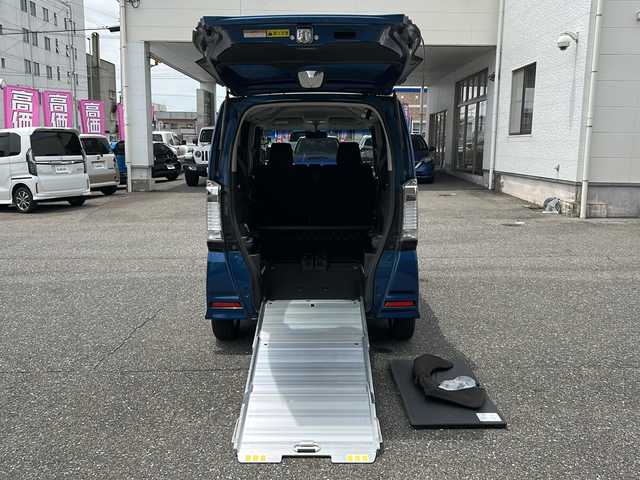 ホンダ Ｎ ＢＯＸ ＋ カスタム G 岐阜県 2013(平25)年 6.6万km プレミアムダイナミックブルーパール /Gathersナビ/（ワンセグTV/DVD/USB/iPod/AM/FM）//スーパーフレックススロープ//車椅子専用装備//バックカメラ//ETC//アイドリングストップ//盗難防止システム//ECONスイッチ//アンチブレーキロックシステム//トラクションコントロールシステム//横滑り抑制機能//ドアバイザー//プッシュスタート//アクセサリーソケット//両側スライドドア//記録簿//保証書//取り扱い説明書