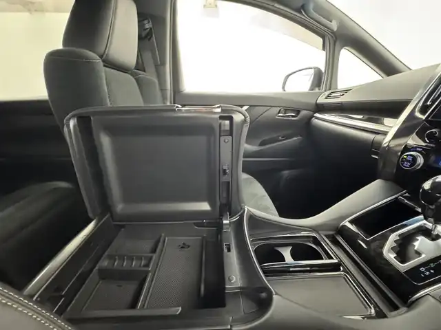 トヨタ アルファードハイブリット S タイプゴールド 愛知県 2020(令2)年 5.3万km ホワイトパールクリスタルシャイン トヨタセーフティセンス/・プリクラッシュセーフティ/・レーントレーシングアシスト/・パーキングサポートブレーキ/・パーキングソナー/・アダプティブハイビーム/レーダークルーズコントロール/パワーバックドア/純正ディスプレイオーディオ（ナビキット）/・フルセグTV/Bluetooth/USB/バックカメラ/ビルドインETC/前後ドライブレコーダー/寒冷地仕様/AC100V