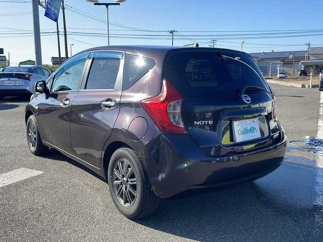 日産 ノート メダリスト 新潟県 2013(平25)年 4.1万km 茶 ワンオーナー/全方位カメラ/純正ナビ　MC312D‐W/　〈BT／AM／FM／DVD〉/シガーソケット/ドアバイザー/電格ミラー/リモコンキー/　〈スペア2本〉/社外ホイール14インチ/　〈BALMINUM〉