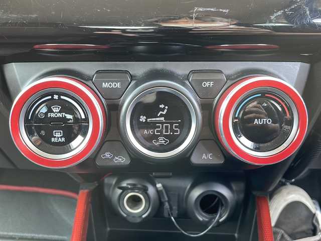 スズキ スイフト スポーツ 道北・旭川 2018(平30)年 9.8万km プレミアムシルバーメタリック 社外ディスプレイオーディオ(CD/DVD/BT)/バックカメラ/オートライト/横滑り防止/シートヒーター/ETC/前後ドライブレコーダー/スパルコステアリング/スマートキー/プッシュスタート/ウィンカーミラー/フォグ/フロアマット/ドアバイザー/保証書/取説/スペアキー