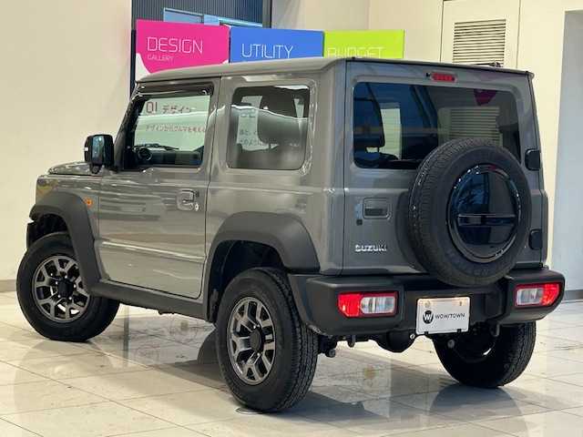 スズキ ジムニー シエラ JC 埼玉県 2023(令5)年 0.9万km ミディアムグレー スズキセーフティサポート/社外ディスプレイオーディオ/　　BT/AM/FM/クルーズコントロール/LEDオートライト/シートヒーター/純正15インチAW/アイドリングストップ/スペアキー/プッシュスタート/禁煙車