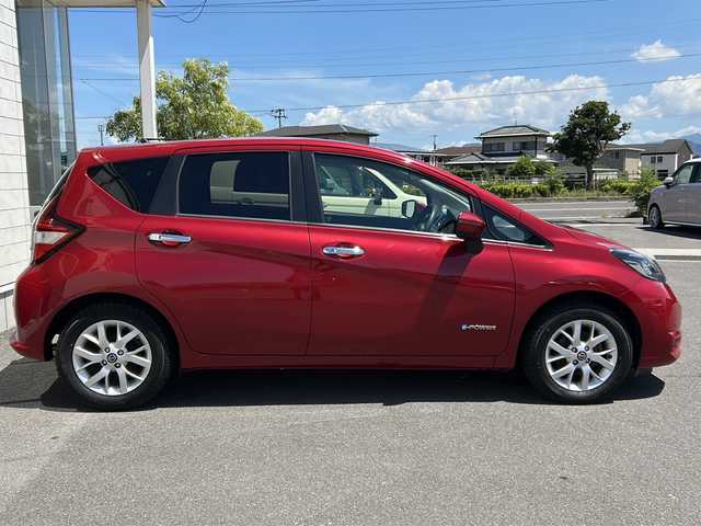 日産 ノート 香川県 2019(令1)年 7.7万km ガーネットレッド 純正ナビ／フルセグＴＶ／バックカメラ／ＥＴＣ／エマージェンシーブレーキ／ＥＴＣ／フロアマット/レーンアシスト