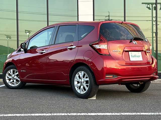 日産 ノート e－パワー X 福岡県 2019(令1)年 7.7万km ガーネットレッド 純正ナビ/フルセグＴＶ/バックカメラ/ＥＴＣ/エマージェンシーブレーキ/ＥＴＣ/フロアマット/レーンアシスト