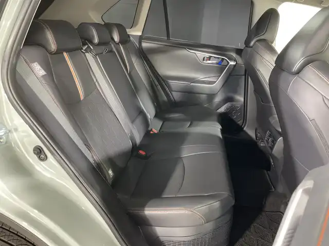 トヨタ ＲＡＶ４ ハイブリッド アドベンチャー 福島県 2022(令4)年 4.1万km アッシュグレーメタリック/アーバンカーキ ・純正10.5型ディスプレイオーディオ/＜AM/FM/CD/DVD/BT/Miracast＞/・バックカメラ/・デジタルインナーミラー/・ビルトインETC/・前後シートヒーター /・運転席パワーメモリーシート/・ハンズフリーPBD/・セーフティセンス/・TRAILモード/・ドライブセレクトモード/・前後ソナー/・電動パーキングブレーキ/ブレーキホールド/・先行車発進告知/・PKSB/・BSM/・後退時抑制/・オートライト/・プッシュスタート/・革巻きステアリング/・ステアリングメーター/・オレンジステッチ合皮シート/・パノラマルーフ/・ルーフレール/・LEDヘッドライト/LEDフォグ/・純正サイド/リアスポイラー/・純正１９インチアルミホイール
