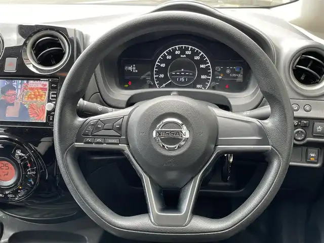 日産 ノート e－パワー X 佐賀県 2016(平28)年 5.4万km プレミアムコロナオレンジ インテリジェントルームミラー　/エマージェンシーブレーキ　/ソナー　/純正SDナビ　/・アラウンドビューモニター　/・フルセグTV/BT/CD/DVD　/純正ドライブレコーダー　/ETC　/LEDヘッドライト　/オートライト/ステアリングスイッチ/スペアキー×1/取扱説明書/保証書