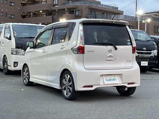 日産 デイズ ハイウェイスターG ターボ 静岡県 2013(平25)年 3.7万km ホワイトパール /社外ナビ/地デジTV//社外CD/DVD/Bluetooth//バックカメラ/全方位カメラ//純正15インチAW//ディスチャージ//シートヒーター//スマートキー//ETC