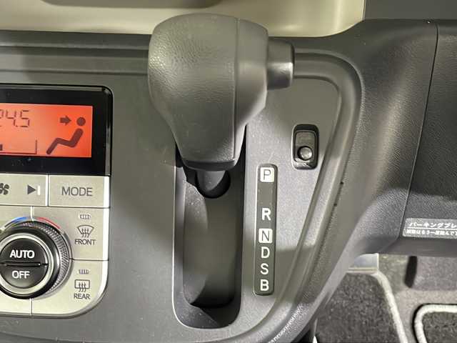 トヨタ パッソ 沖縄県 2016(平28)年 6.9万km ブラックマイカメタリック/パウダリーベージュメタリック 2トーン 県外仕入れ/禁煙車/純正7インチナビ/AM/FM/CD/DVD/フルセグTV/Bluetooth/バックカメラ/衝突被害軽減ブレーキ/ビルトイETC/プッシュスタート/純正14インチアルミホイール/コーナーセンサー後/ABS/横滑り防止装置/スペアキー有