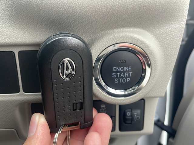 ダイハツ キャスト スタイル G VS SAⅢ 山口県 2022(令4)年 0.8万km シャイニングホワイトパール ワンオーナー車/純正メモリナビ/Bluetooth/フルセグTV/バックカメラ＆全周囲カメラ/スマートキー＆プッシュスタート/純正前方ドライブレコーダー/衝突軽減ブレーキ/横滑り防止装置/アイドリングストップ/オートマチックハイビーム/LEDヘッドライト/LEDフォグライト/オートライト/前席シートヒーター/ステアリングスイッチ/純正15インチAW/保証書・取説/スペアキー1個