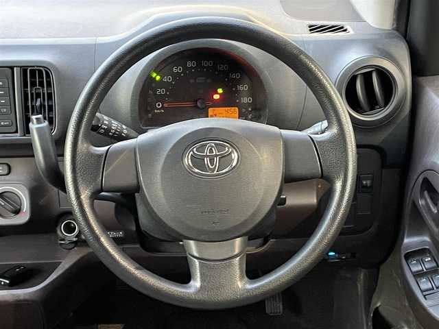 トヨタ パッソ X クツロギ 岡山県 2012(平24)年 6.9万km グレーメタリック 登録時走行距離68741km/ミュージックプレイヤー/ETC/社外１３インチアルミホイール/パワーステアリング/パワーウィンドウ/純正フロアマット/ハロゲンヘッドライト/ベンチシート/ドアバイザー